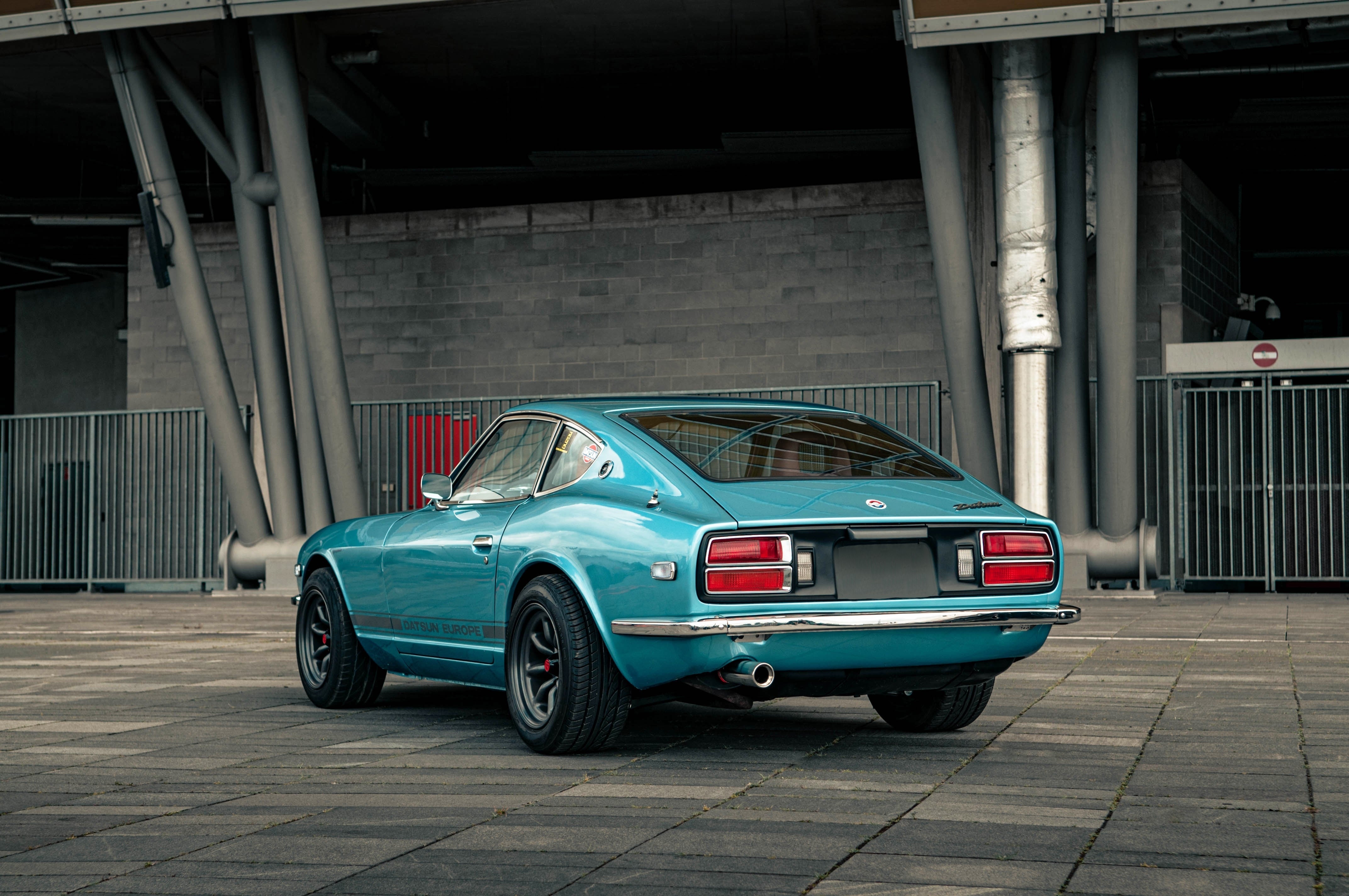 Restomodding the Datsun 240Z: How to Blend Classic Design with Modern Tech