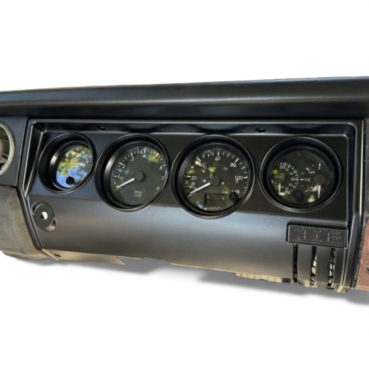 Datsun 510 SSS BlueBird (1968-1969) Aftermarket Gauge Cluster (LHD or RHD)