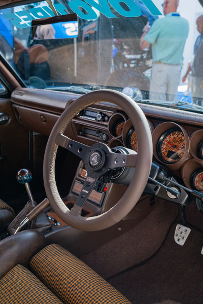 Nissan Hakosuka Skyline KGC10 Aftermarket Gauge Dash