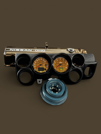 Nissan Hakosuka Skyline KGC10 Aftermarket Gauge Dash
